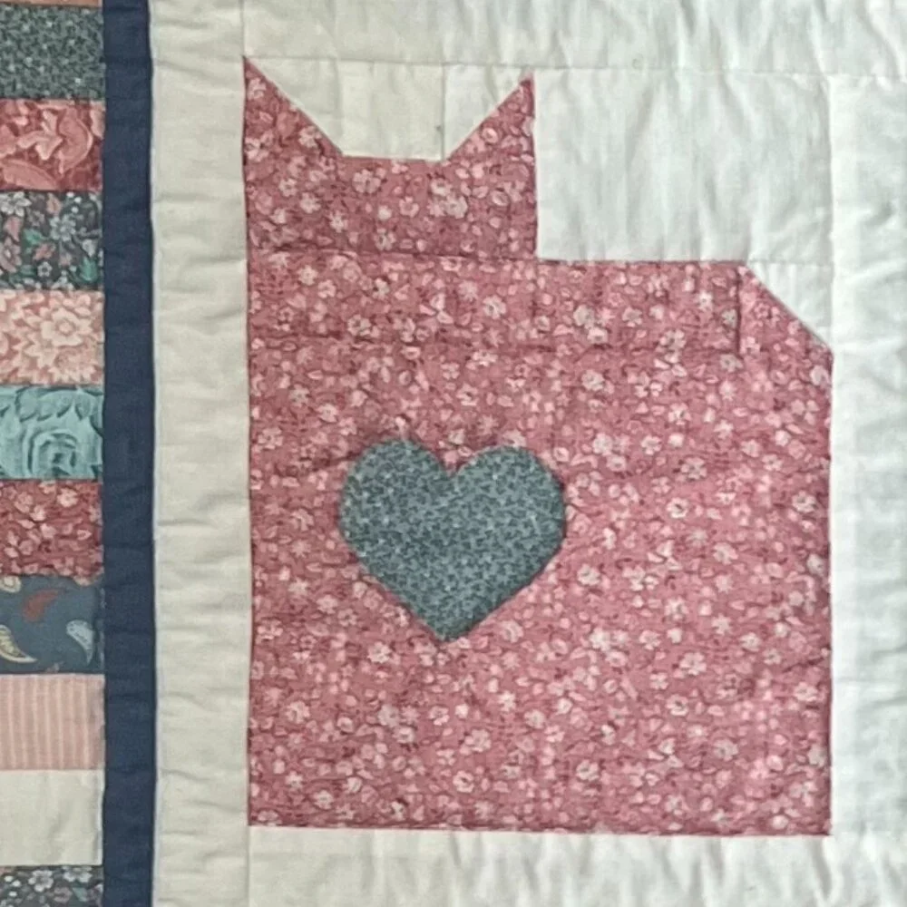 Handmade Hand-Quilted Cozy Cat Baby Quilt / Lap Blanket / Wall Hanging ~ Kittens - Picture 8 of 16